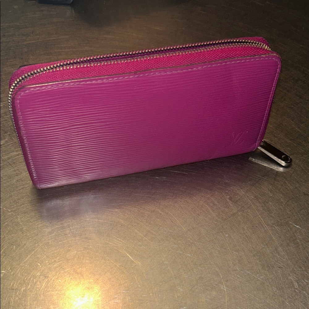 Louis Vuitton Zip Around Epi Leather Wallet authentic